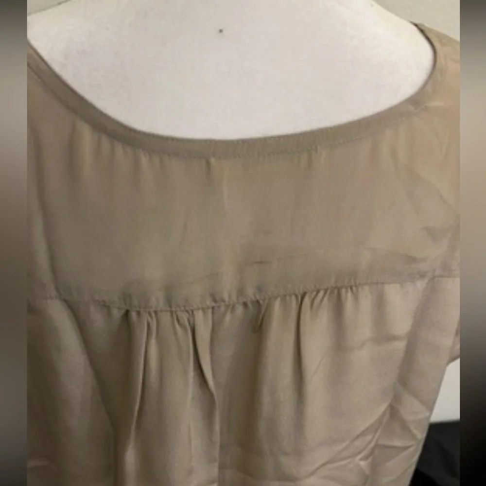American Vintage SILK Tan Cap Sleeve Blouse Relaxed Boxy Style - Picture 5 of 6